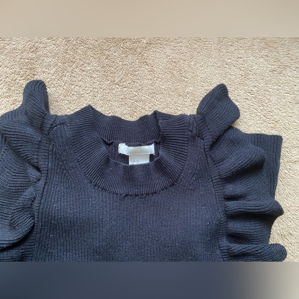 H&M Black Ribbed Racerback Ruffle Tank Top - Size XS - EUC - Picture 3 of 10